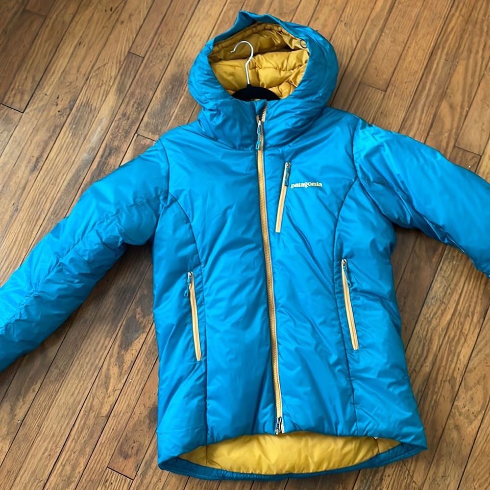COPY - Patagonia Women’s DAS Parka Size Medium, Color TBGB- Toboggan Blue